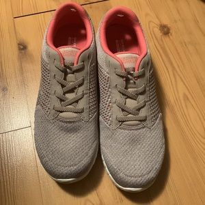 Skechers air cooled goga mat sneakers, Never been Worn